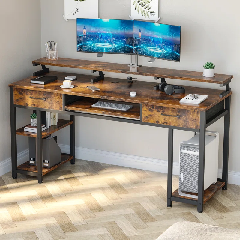 Harbe Desk in room