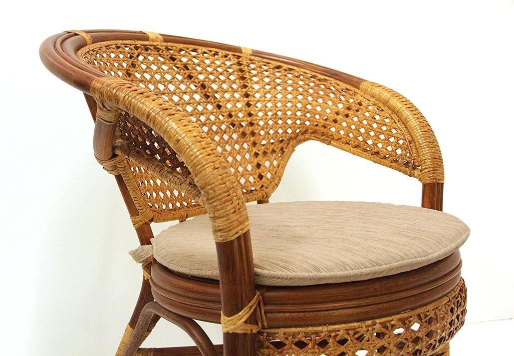Set of 3 pieces with Round Coffee Table chair side view